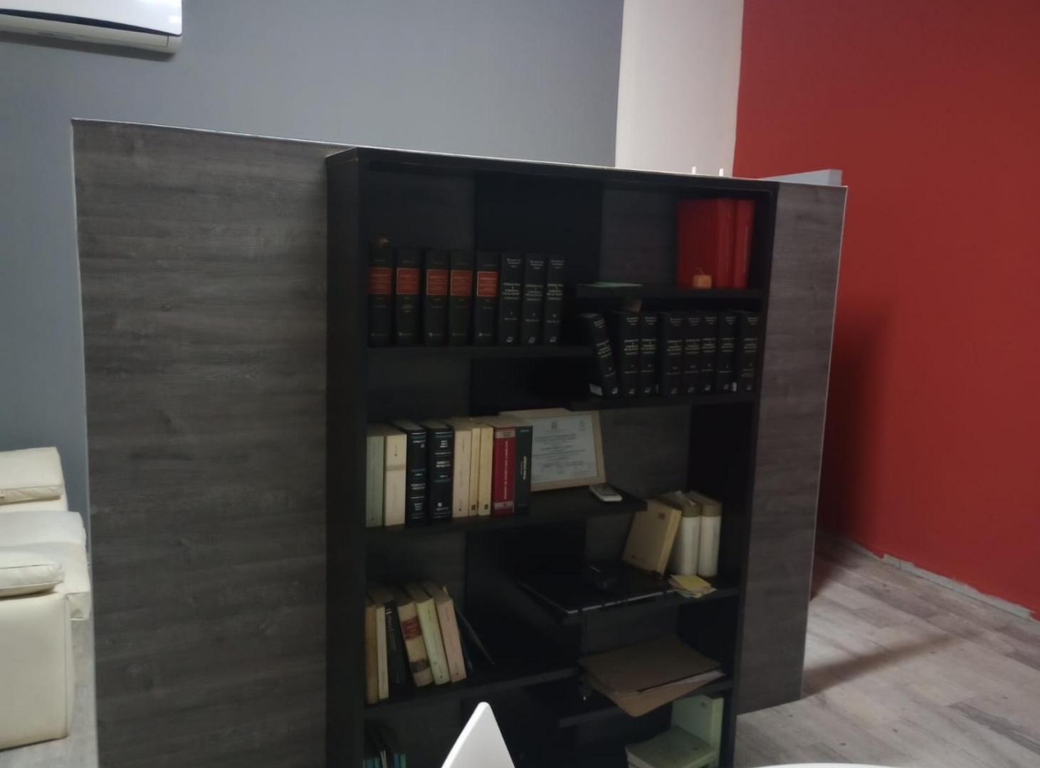 Foto de OFICINA ADMINISTRATIVA EN VENTA - AV. ARGENTINA 175, GALERIA JARDIN, imagen 4