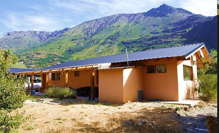 VENTA TERRENO DE 2 HECTÁREAS CON CASA – RUTA 40 – EL HOYO (COMARCA ANDINA)