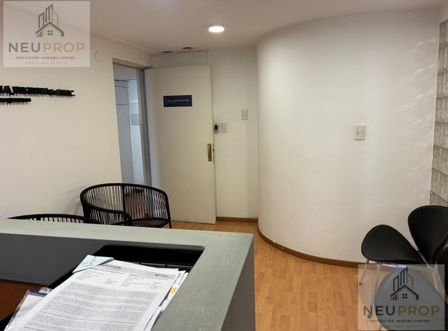 Foto de Amplia Oficina en Venta centro Nqn, imagen 2