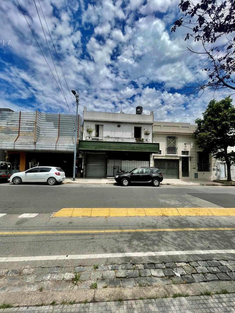 DEPOSITO CON LOCAL + VIVIENDA EN ZONA COMERCIAL
