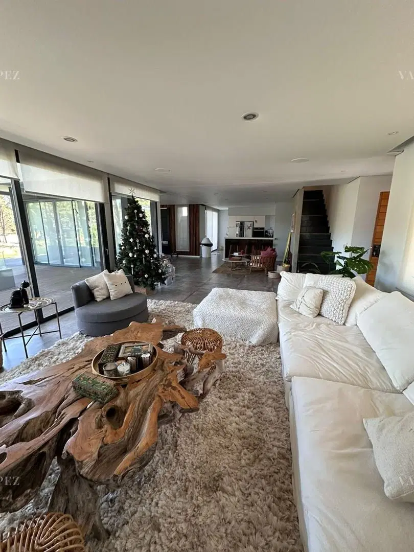 Casa Chalet  en Venta en Brisas, Villarobles, Pinamar 3