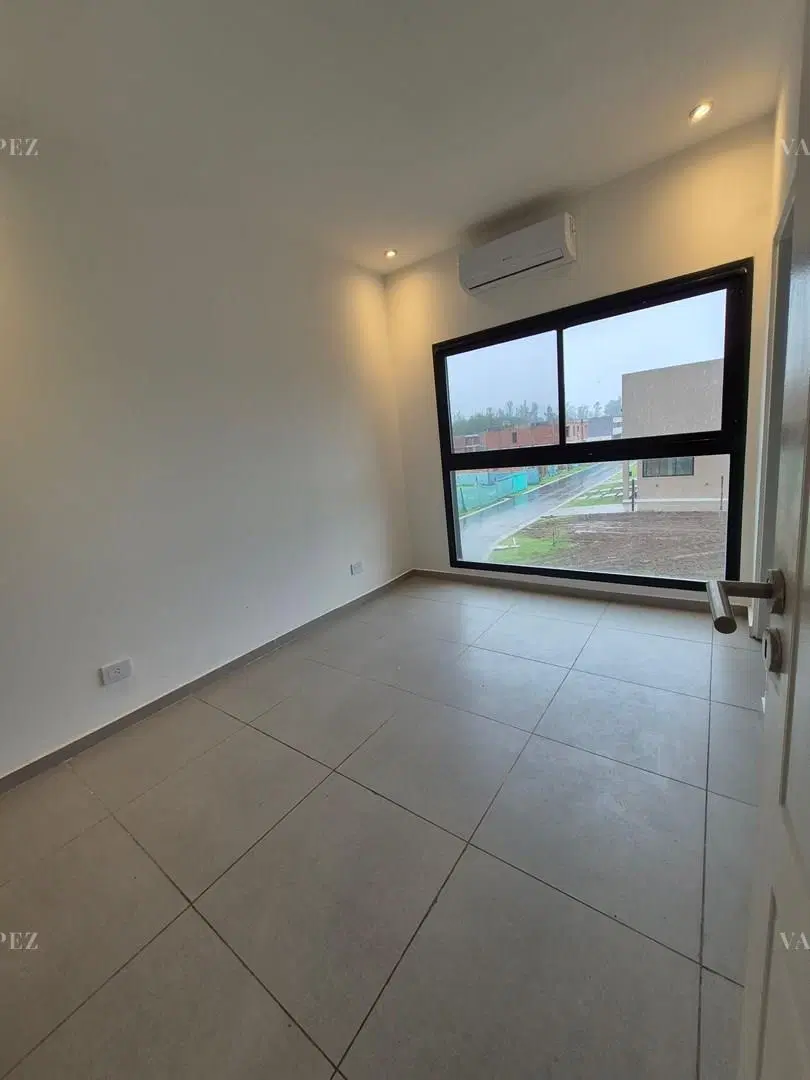 Casa duplex  en Alquiler 3 dormitorios con bajas expensas y amenities en SpringPark Pilar, Pilar 2