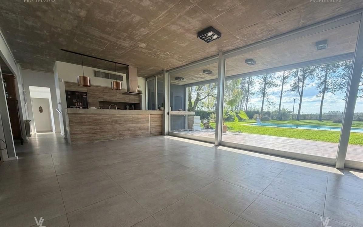 Foto de Casa Quinta en Venta en Parada Robles, Exaltación de la Cruz, G.B.A, imagen 4