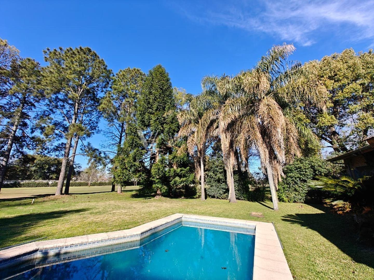 Foto de Casa en venta al Golf a refaccionar en Highland park Pilar, imagen 1