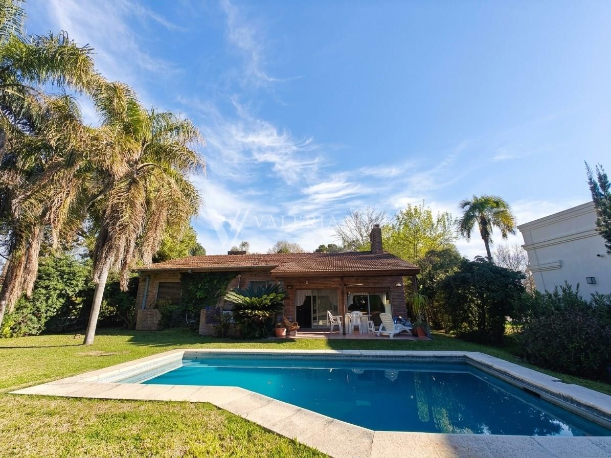 Foto de Casa en venta al Golf a refaccionar en Highland park Pilar, imagen 2
