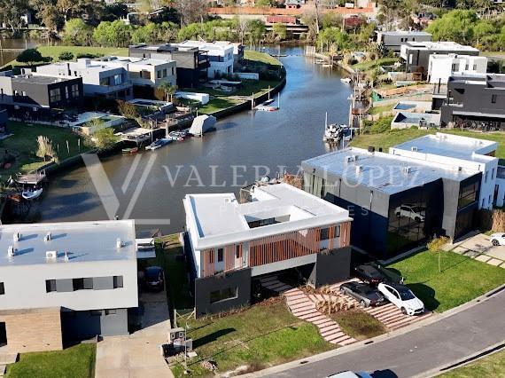 Foto de Casa Chalet en Venta en Canal Barrio Nautico, Villanueva, Tigre, imagen 1