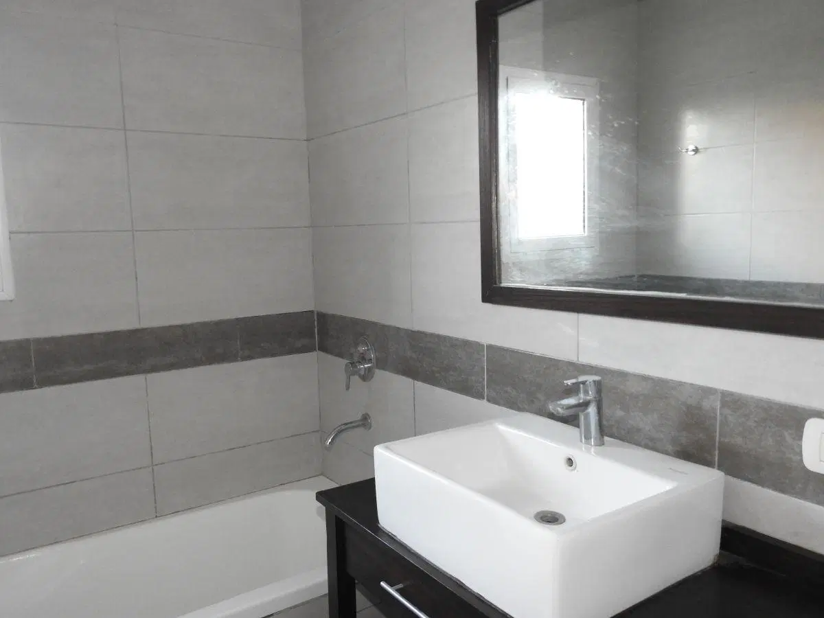 VENTA, CASA 3 DORMITORIOS, UNA PLANTA, JARDIN, PARRILLA 4