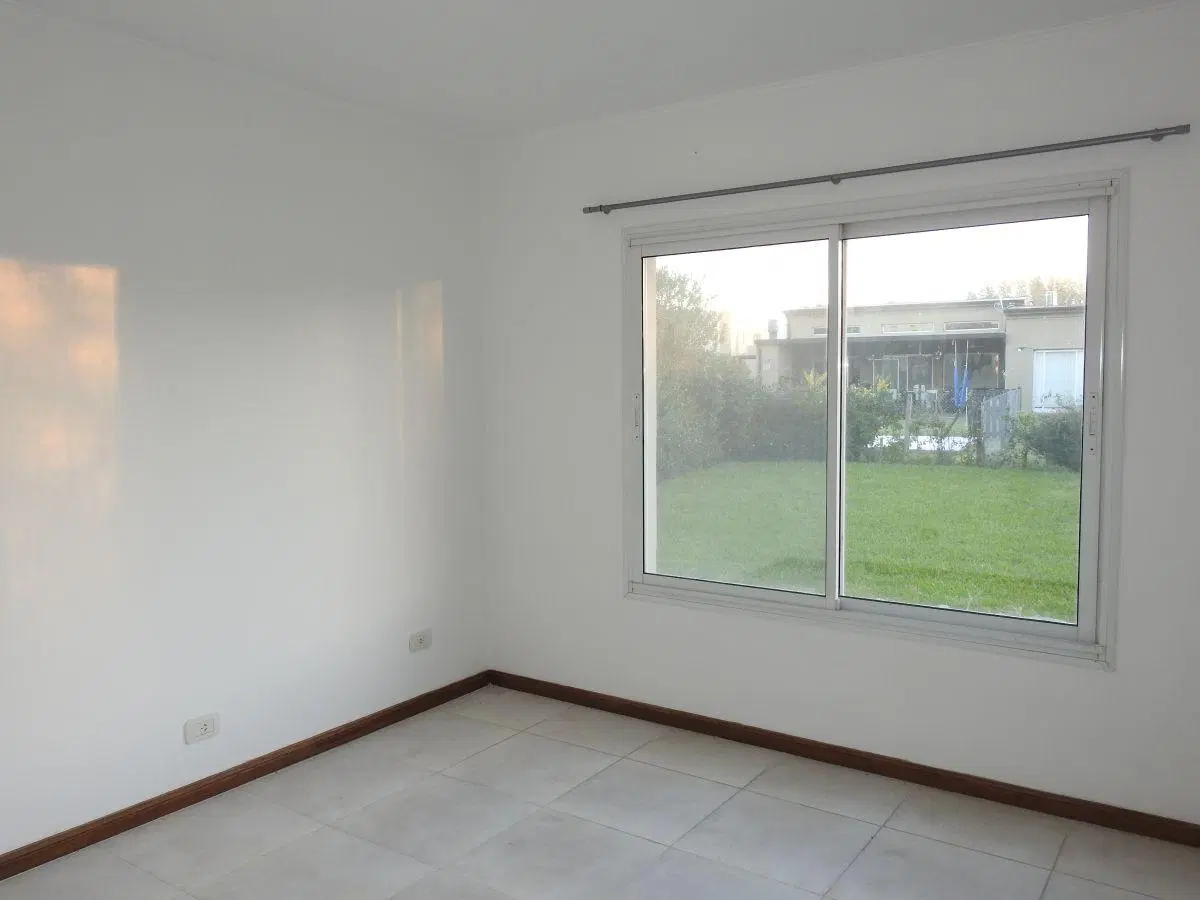 VENTA, CASA 3 DORMITORIOS, UNA PLANTA, JARDIN, PARRILLA 5