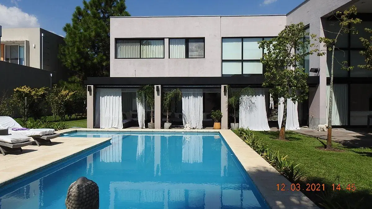 HERMOSA CASA EN ALQUILER AL LAGO 2