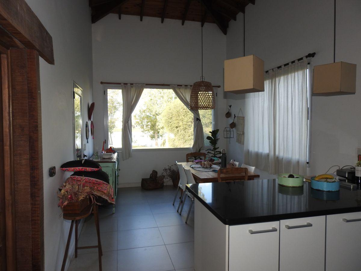 Foto de Casa al lago, una planta, pileta, parrilla, muelle, imagen 5