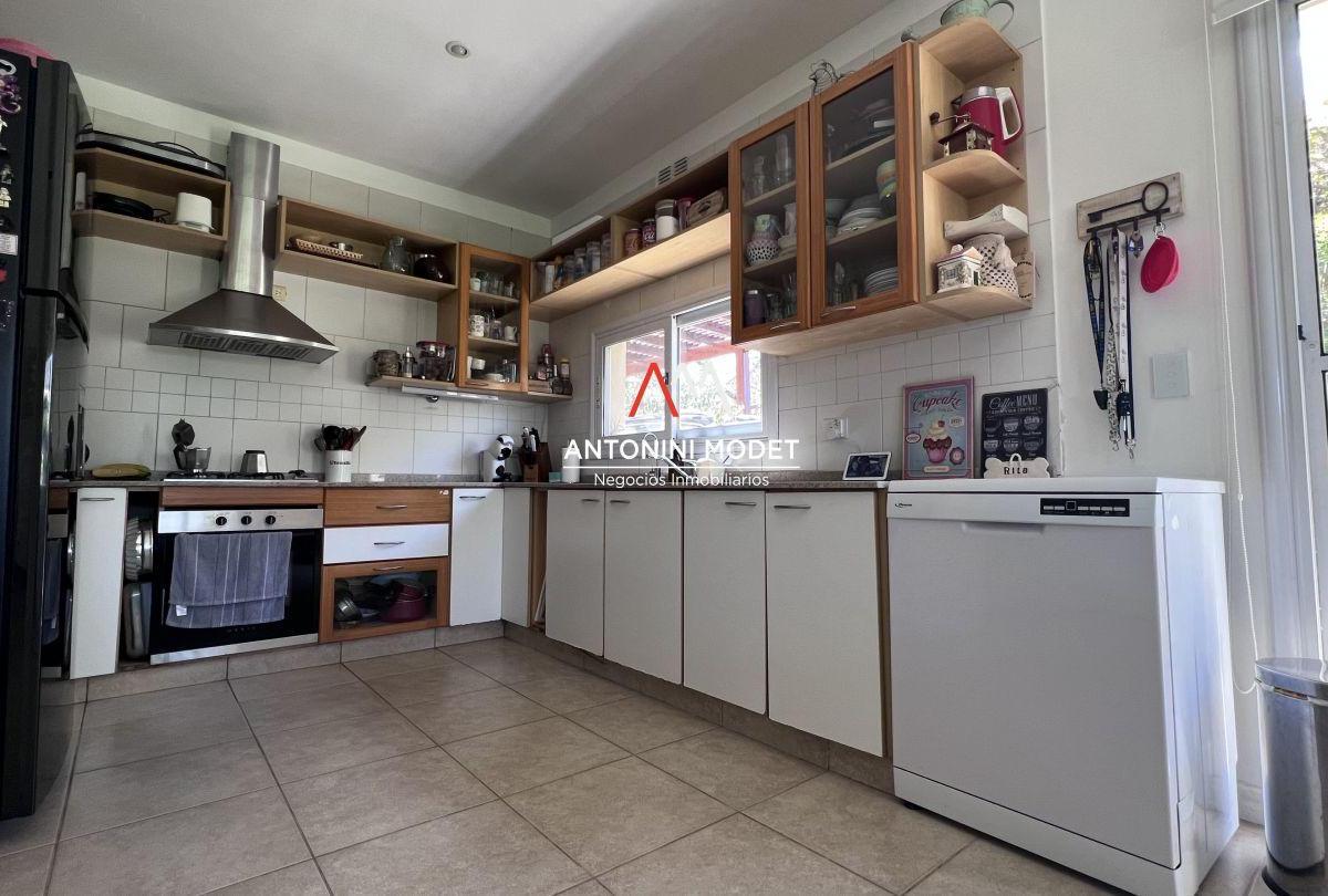 CASA EN VENTA EN ST. MATTHEWS VILLAGE - PILAR