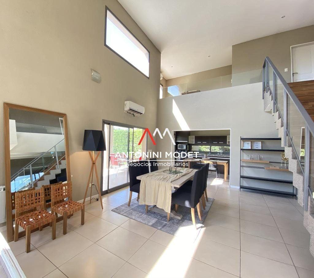 CASA EN VENTA EN LA LOMADA DE PILAR