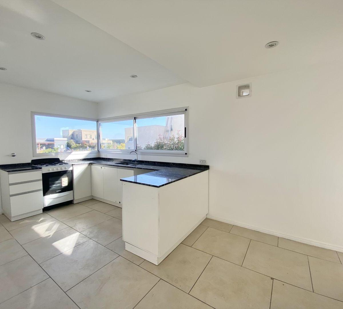 Foto de CASA EN VENTA EN SAN RAMIRO -PILAR DEL ESTE - ANTONINI MODET, imagen 2