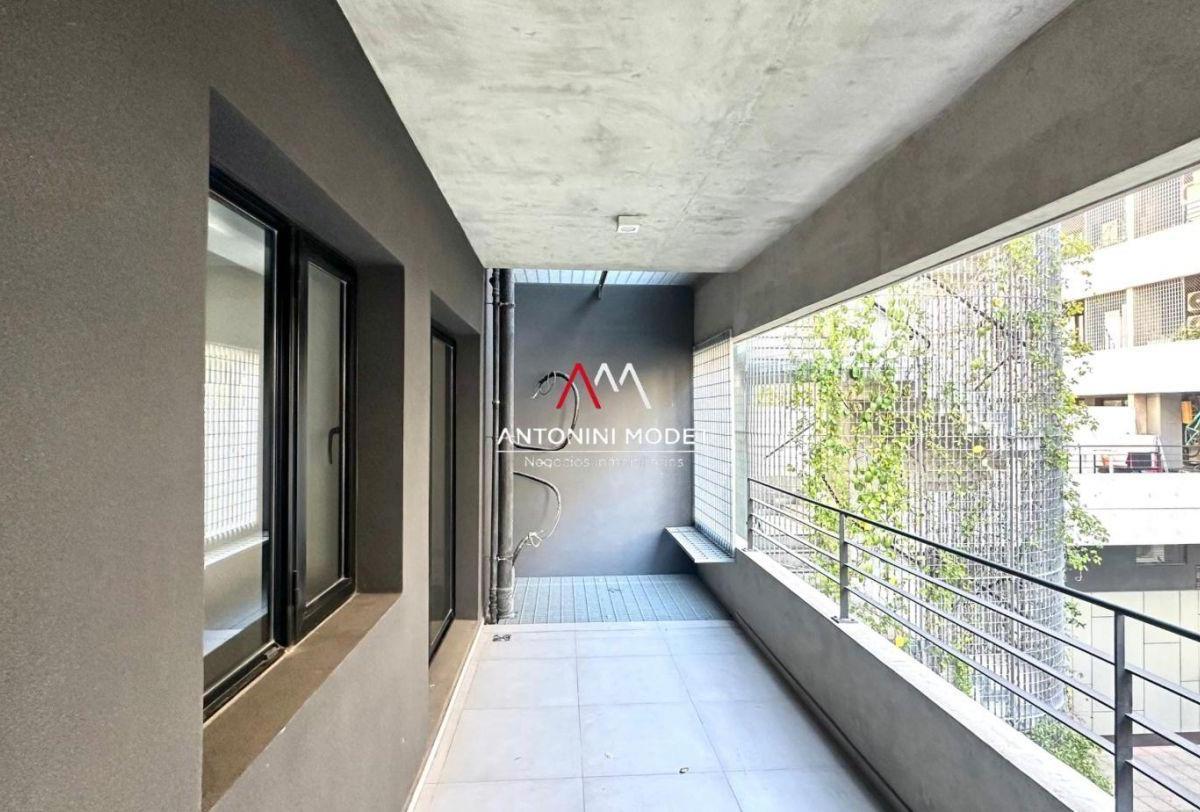 Departamento de Tres Ambientes en Venta en Caballito 2