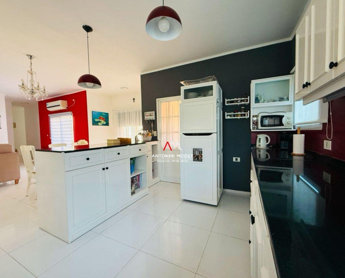 CASA EN VENTA EN SANTA GUADALUPE - PILAR DEL ESTE