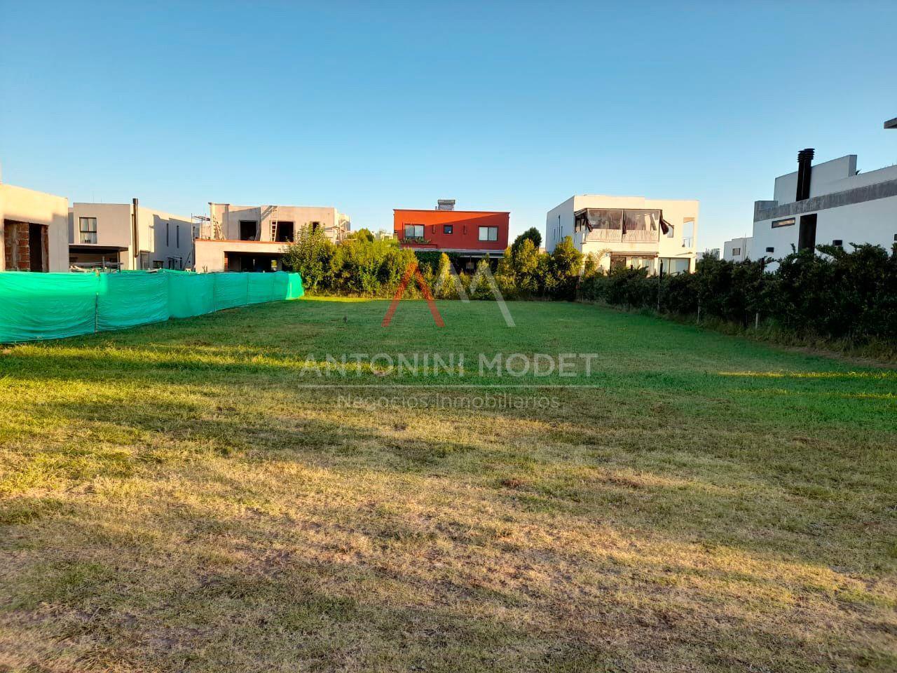 LOTE EN VENTA EN LAGOON PILAR