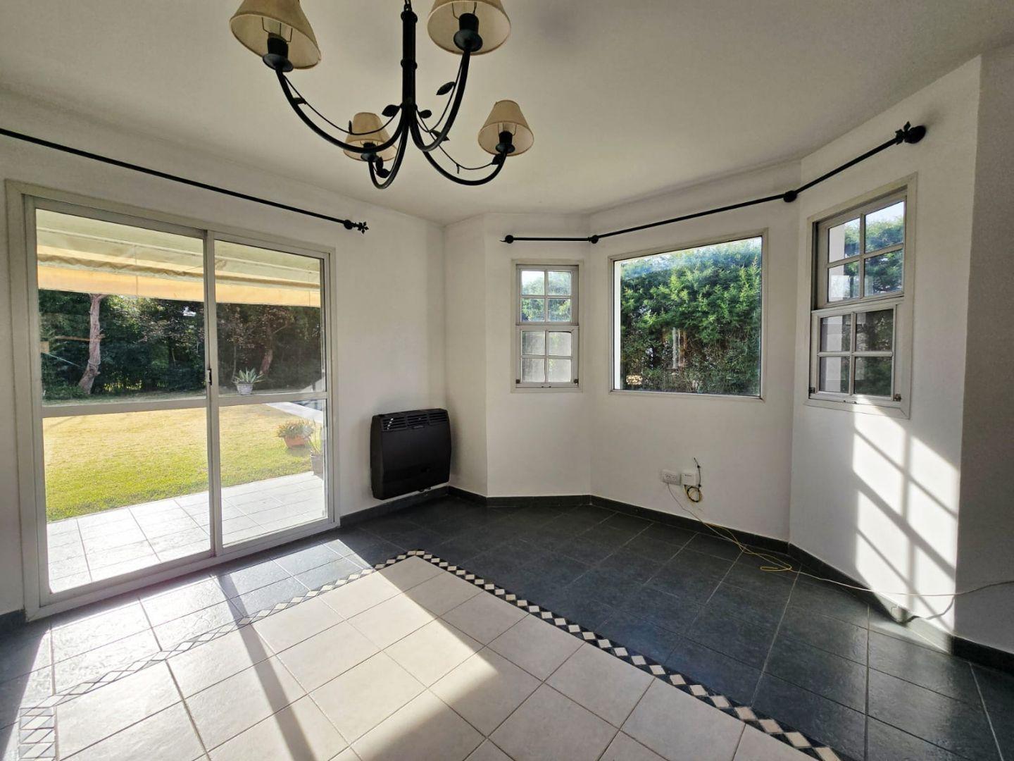 CASA EN VENTA EN LA CASUALIDAD, PILAR
