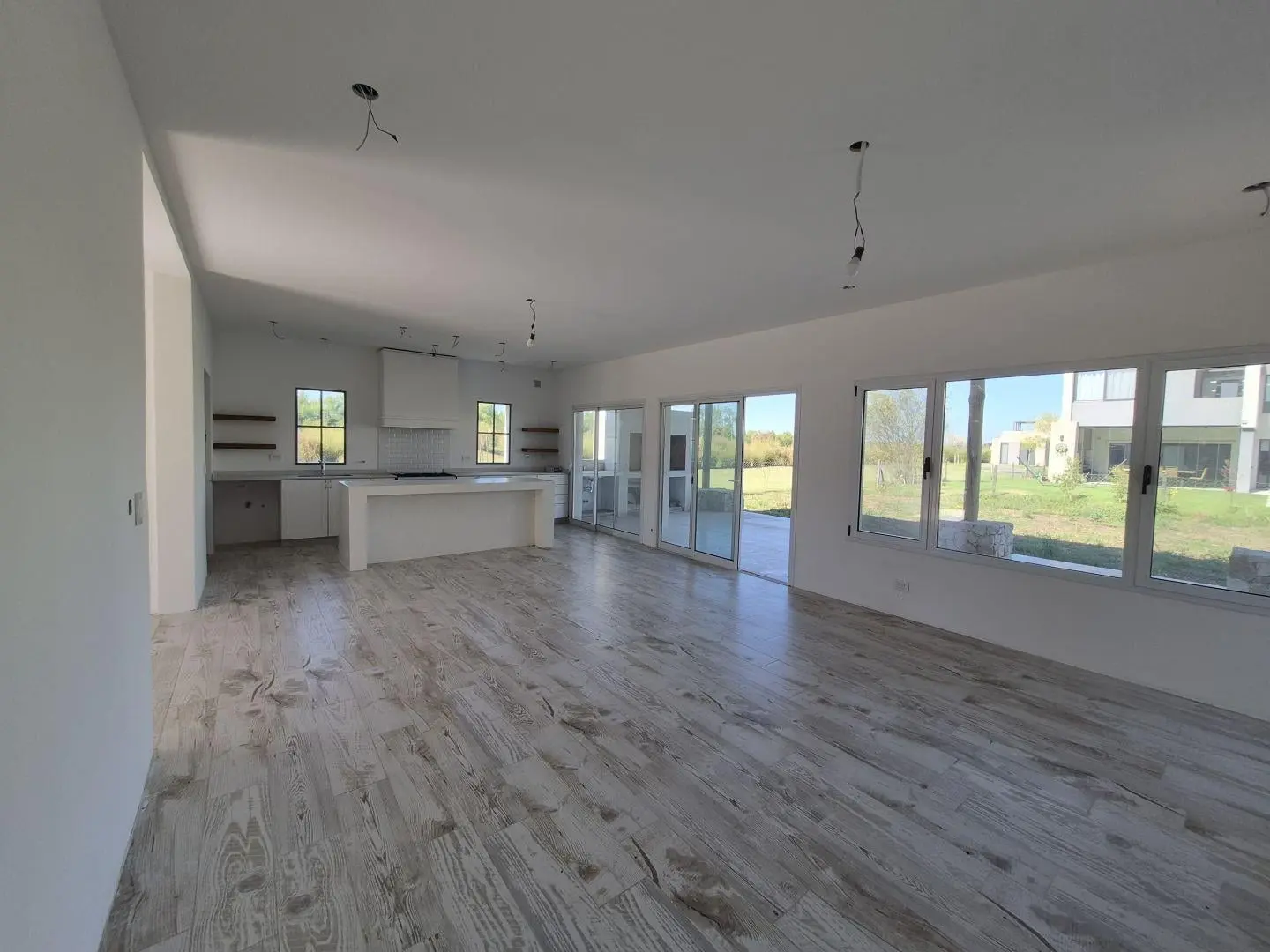 CASA EN VENTA EN PUERTOS ARAUCARIAS - ESCOBAR 2