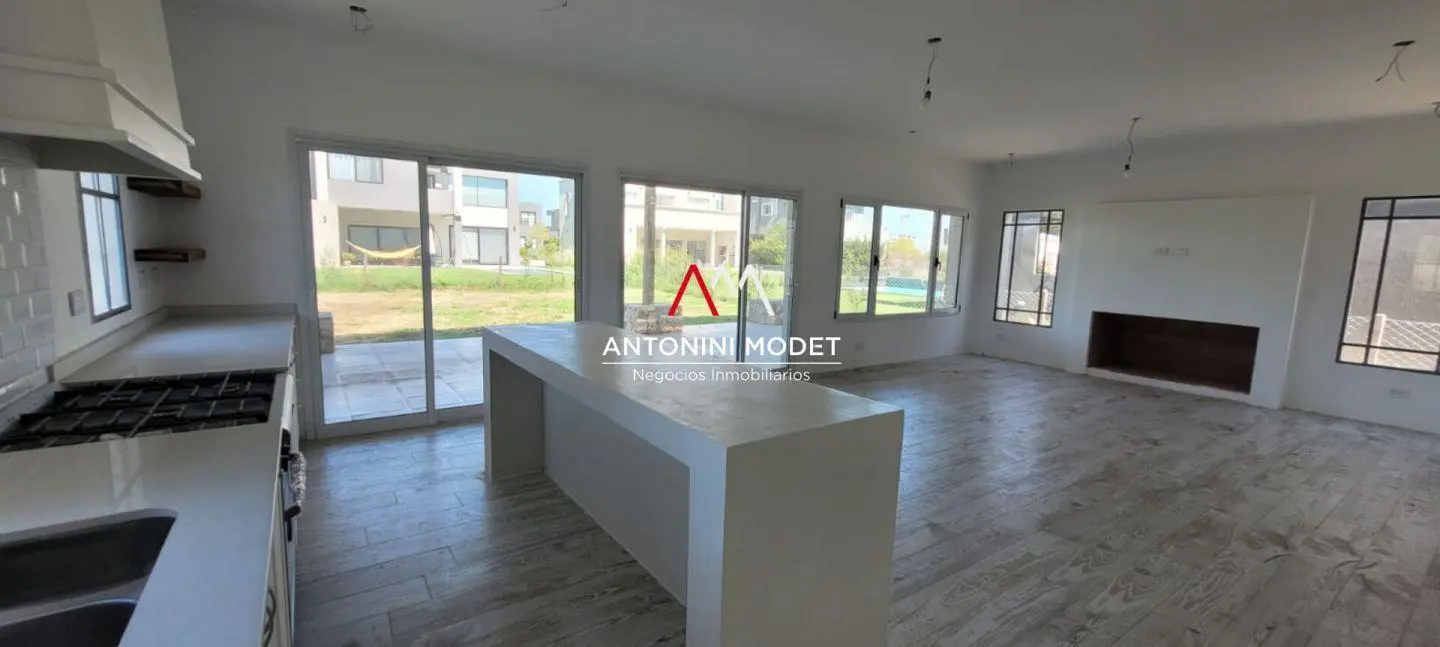 CASA EN VENTA EN PUERTOS ARAUCARIAS - ESCOBAR 3