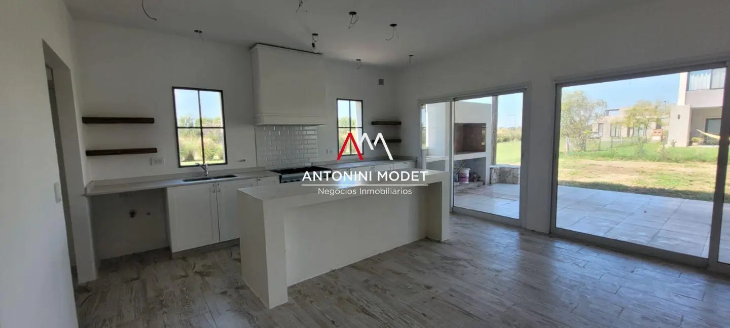 CASA EN VENTA EN PUERTOS ARAUCARIAS - ESCOBAR 4