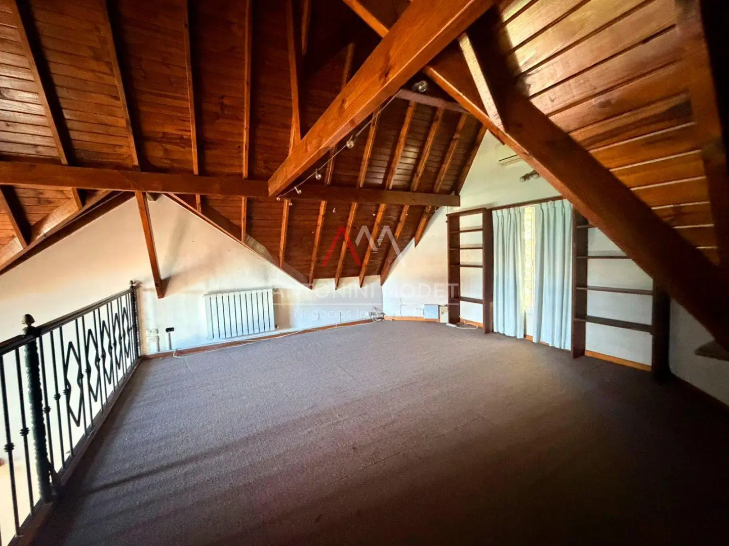 CASA EN VENTA EN MONTECARLO - PILAR 4