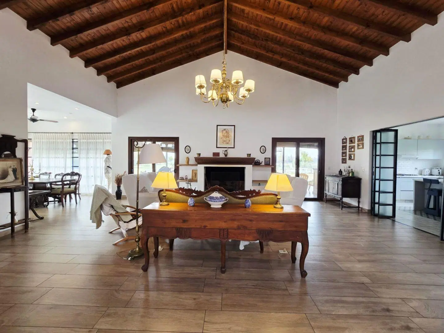 CASA EN VENTA EN LA ESCONDIDA - PILAR 8