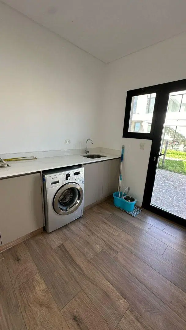 CASA EN VENTA EN EL CANTON NORTE - ESCOBAR 5