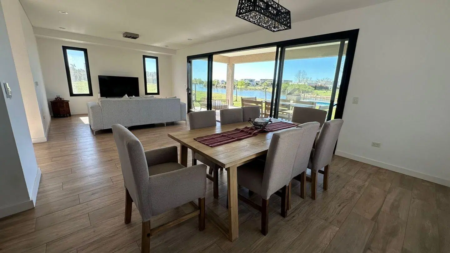 CASA EN VENTA EN EL CANTON NORTE - ESCOBAR 2
