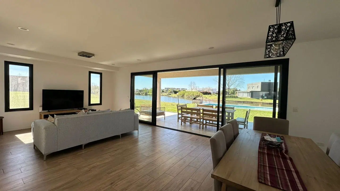 CASA EN VENTA EN EL CANTON NORTE - ESCOBAR 4