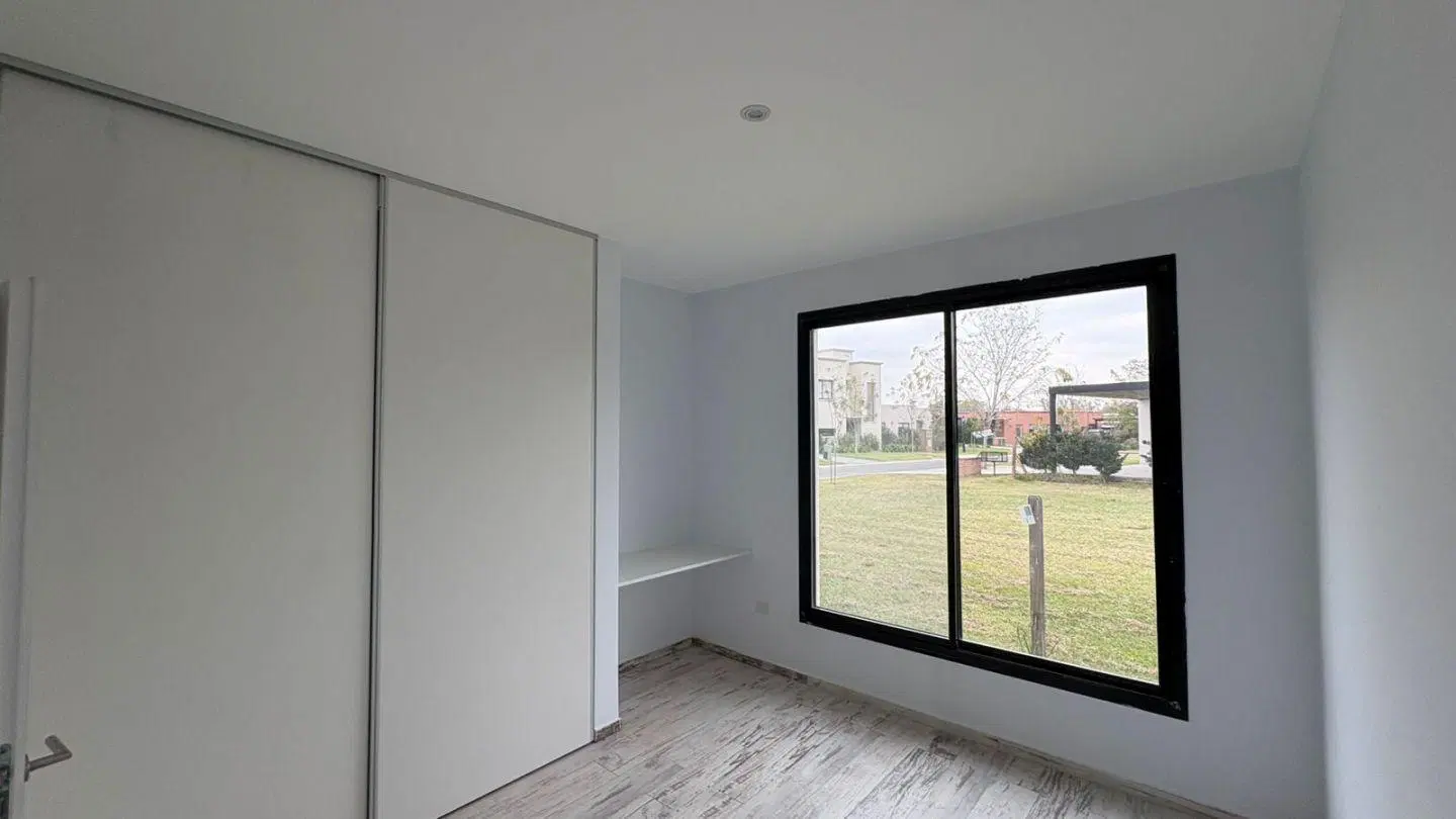 CASA EN VENTA EN SANTA EMILIA - PILAR DEL ESTE 2
