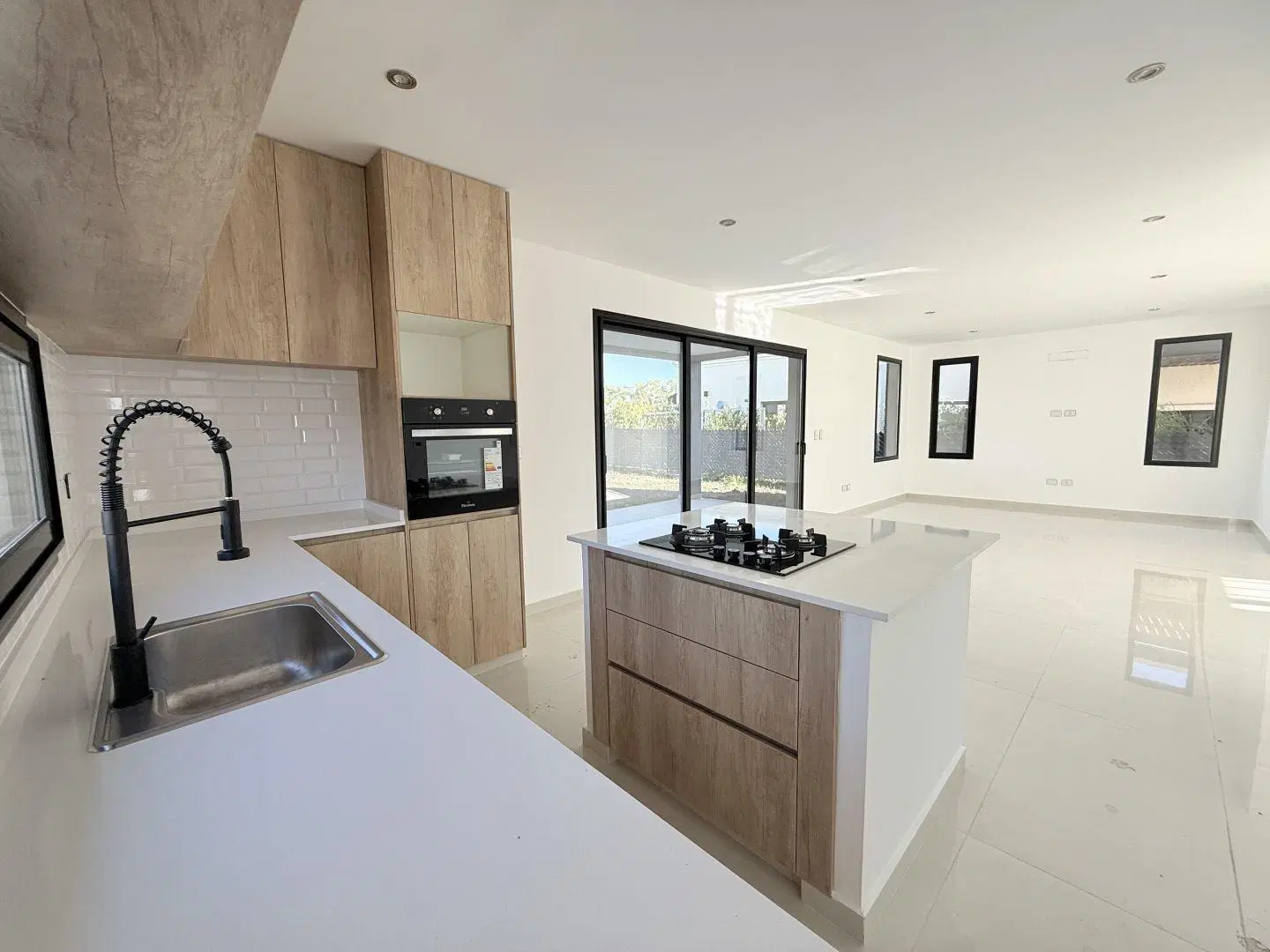 CASA EN VENTA EN SANTA ELENA - PILAR 2