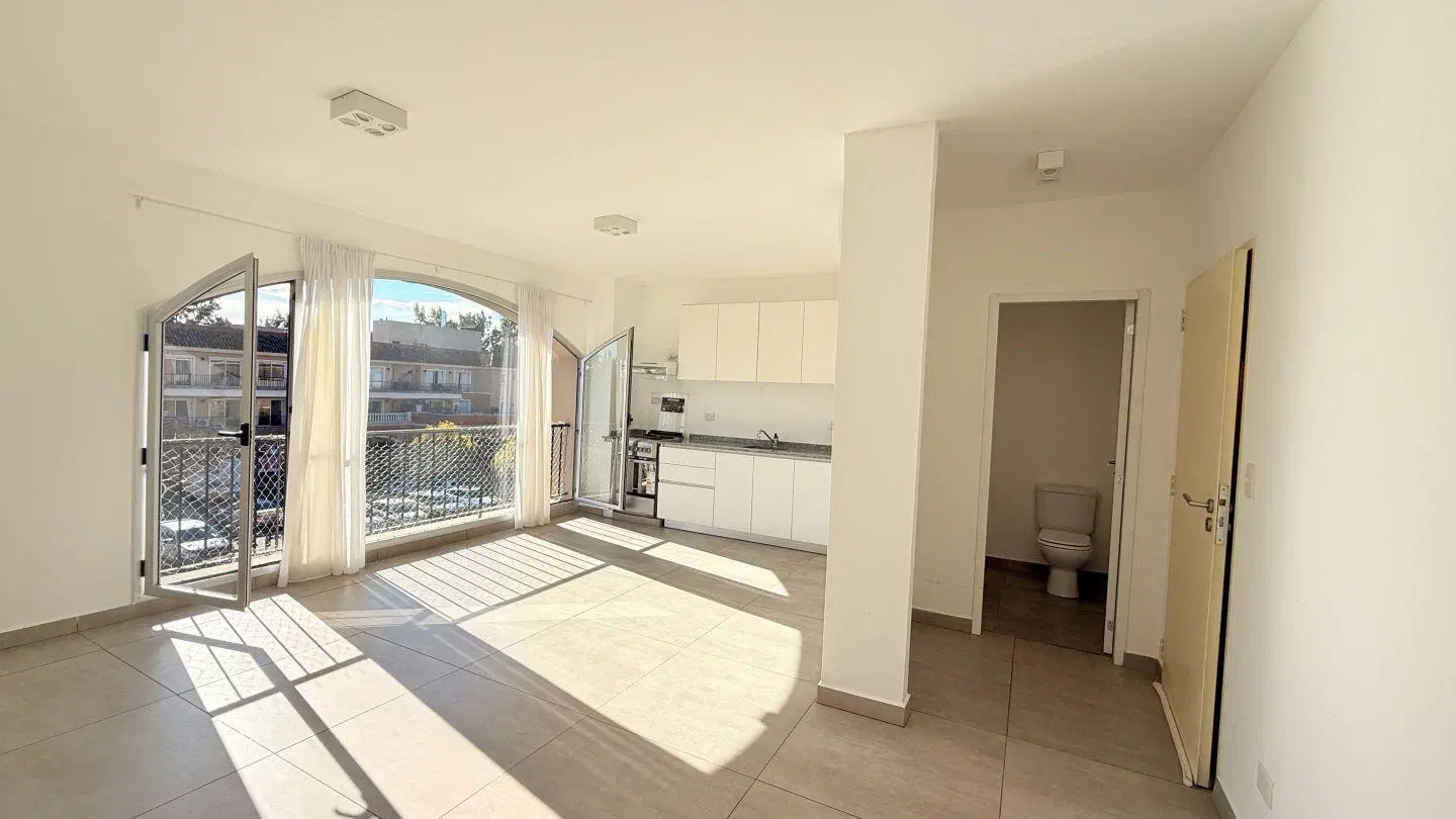 DEPARTAMENTO EN ALQUILER EN PUEBLO CAAMAÑO - PILAR 8