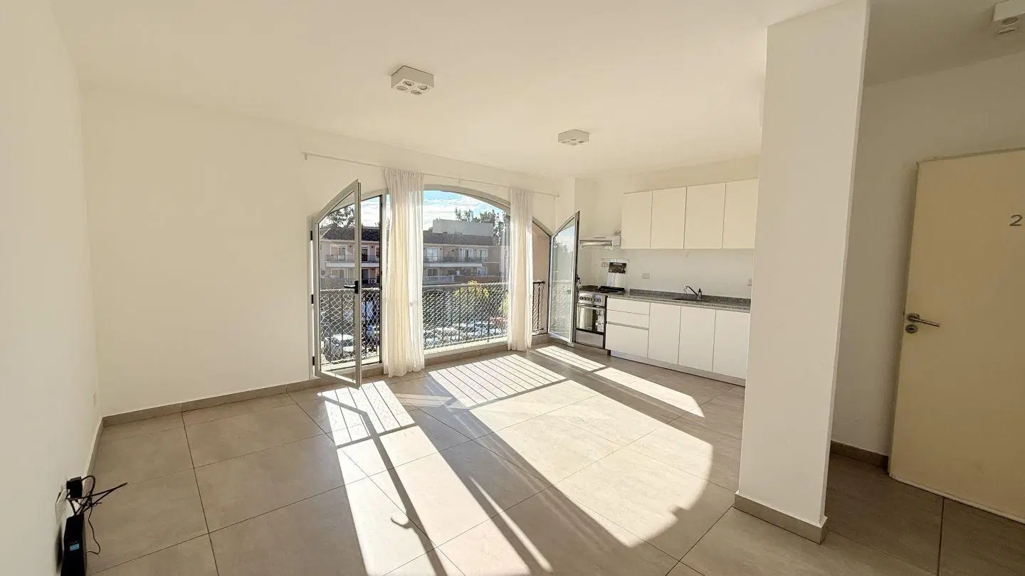 DEPARTAMENTO EN ALQUILER EN PUEBLO CAAMAÑO - PILAR 3