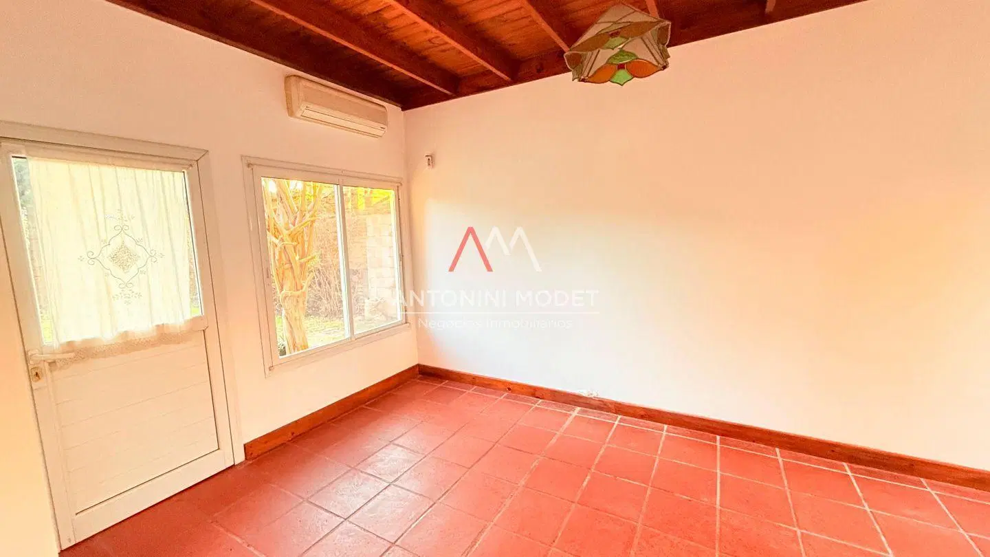 CASA EN VENTA EN MONTECARLO - PILAR 1