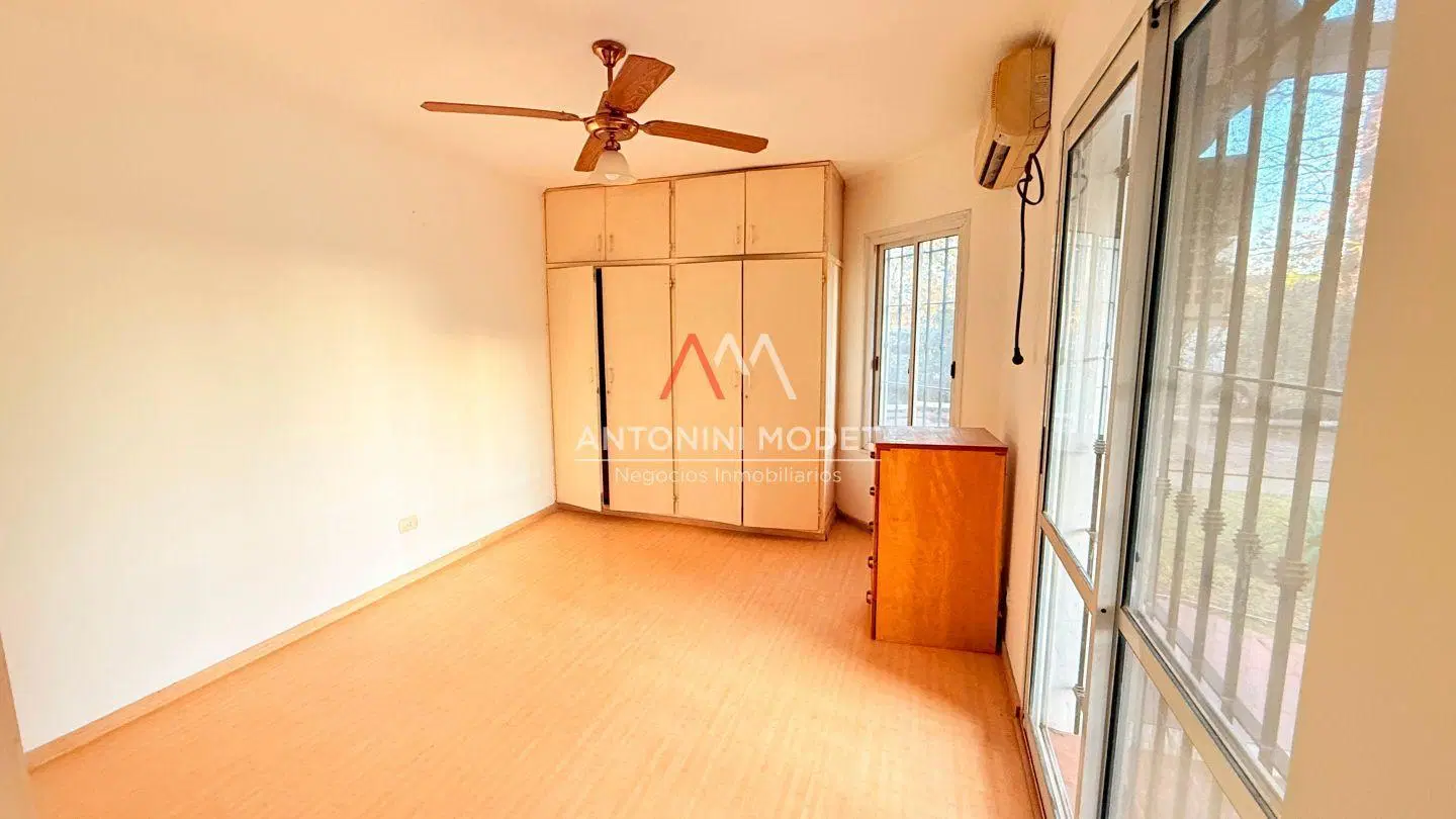 CASA EN VENTA EN MONTECARLO - PILAR 2