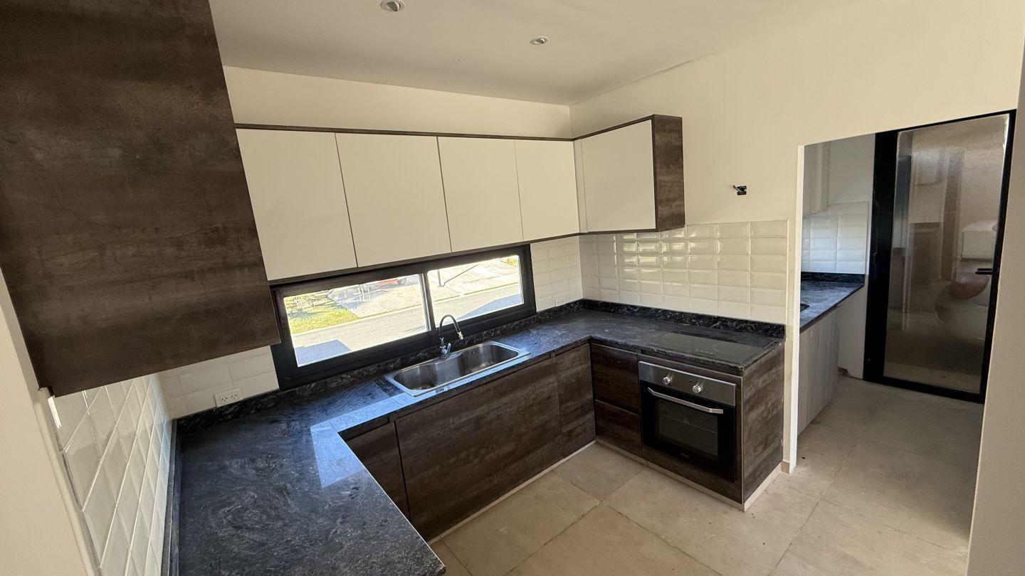 Foto de CASA EN VENTA EN SPRING PARK - PILAR, imagen 2
