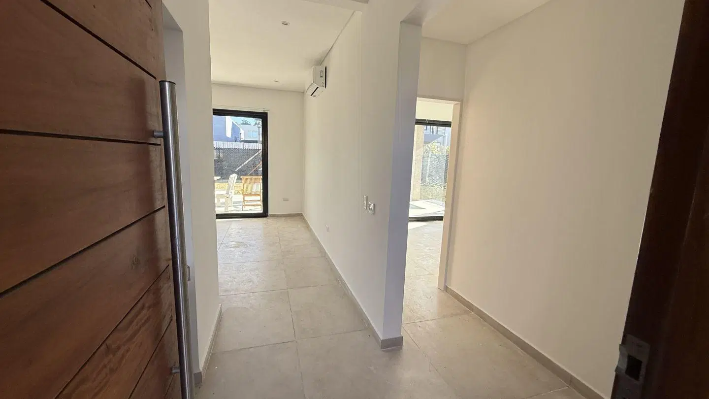CASA EN VENTA EN SPRING PARK - PILAR 5