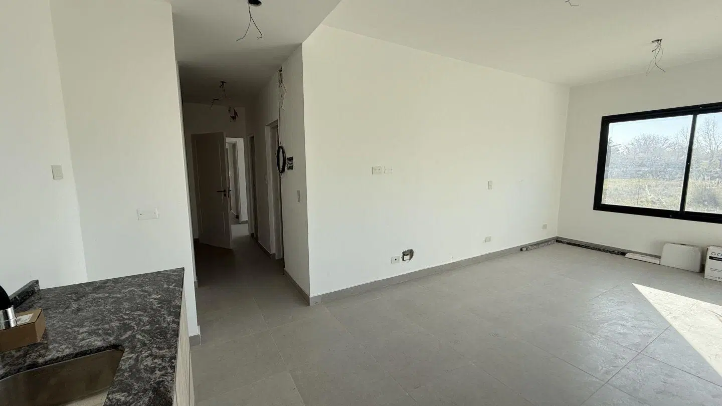 DEPARTAMENTO EN VENTA EN SPRING PARK - PILAR 4