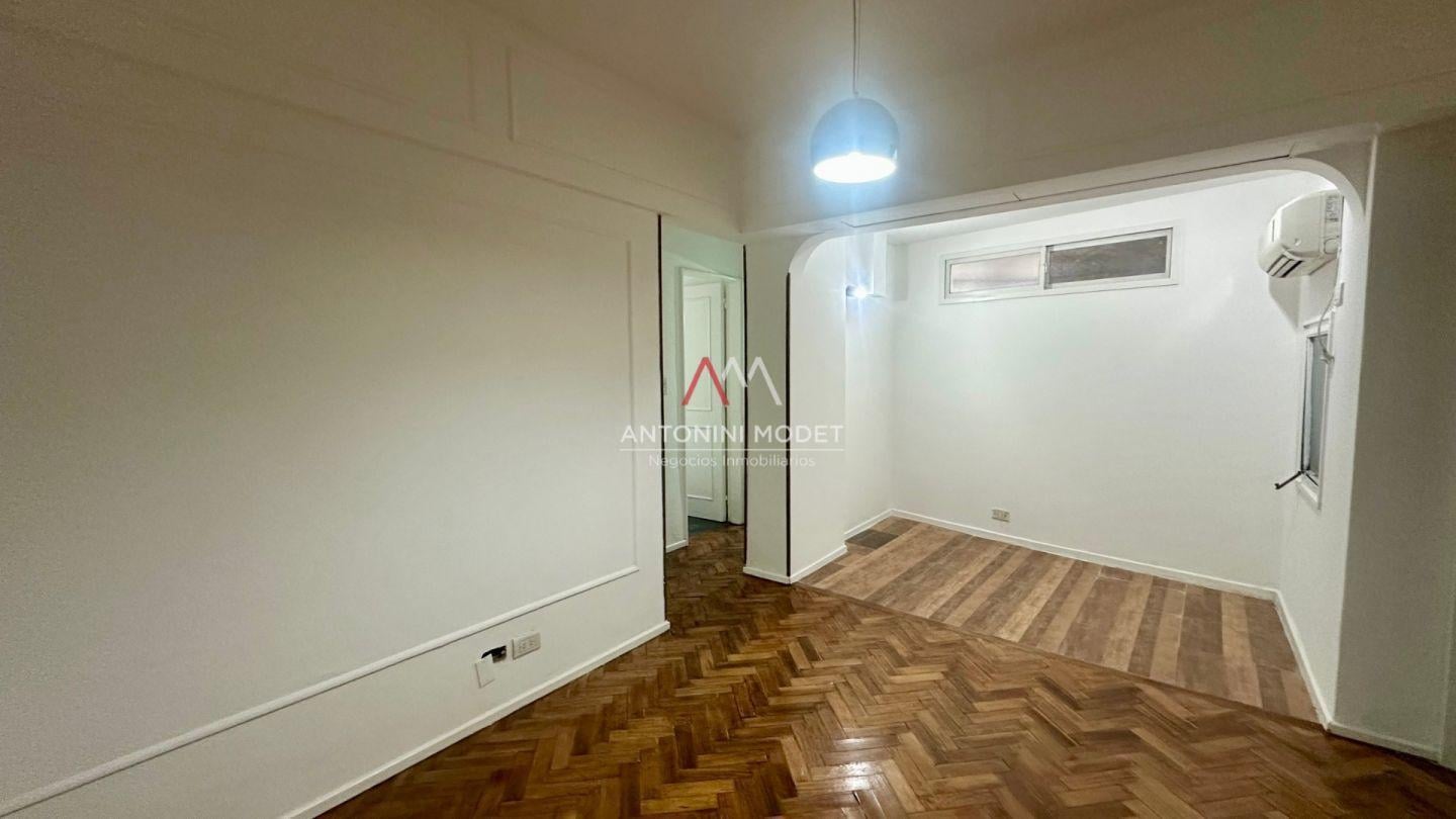 Foto de DEPARTAMENTO EN ALQUILER DE 2 AMBIENTES CON PATIO INDEPENDIENTE, imagen 2