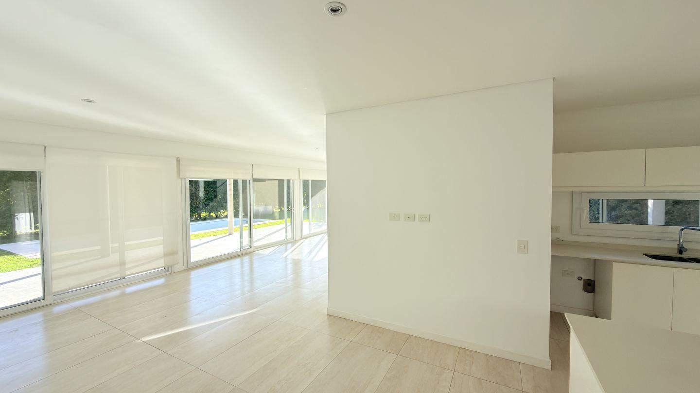 Foto de CASA EN ALQUILER EN AYRES PLAZA - PILAR, imagen 2