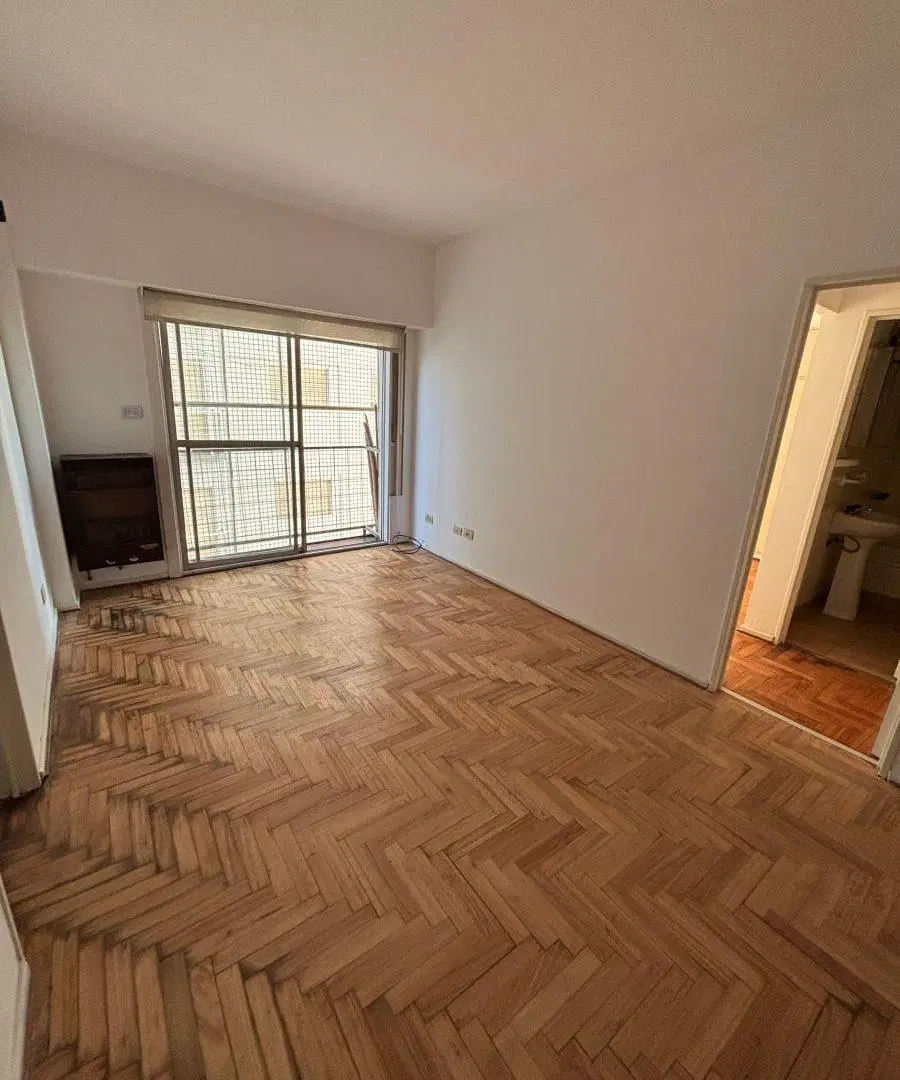VENTA 2 AMBIENTES CON COCINA INDEPENDIENTE Y LAVADERO. LATERAL. UGARTE 3883 2