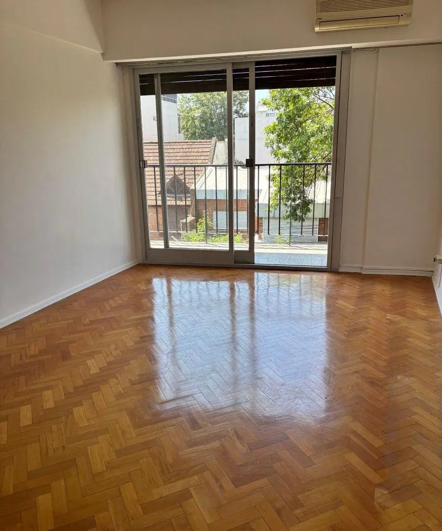 VENTA 4 AMBIENTES AL FRENTE C/BALCON CORRIDO + ESPACIO GUARDACOCHE CUBIERTO. MUY LUMINOSO 5