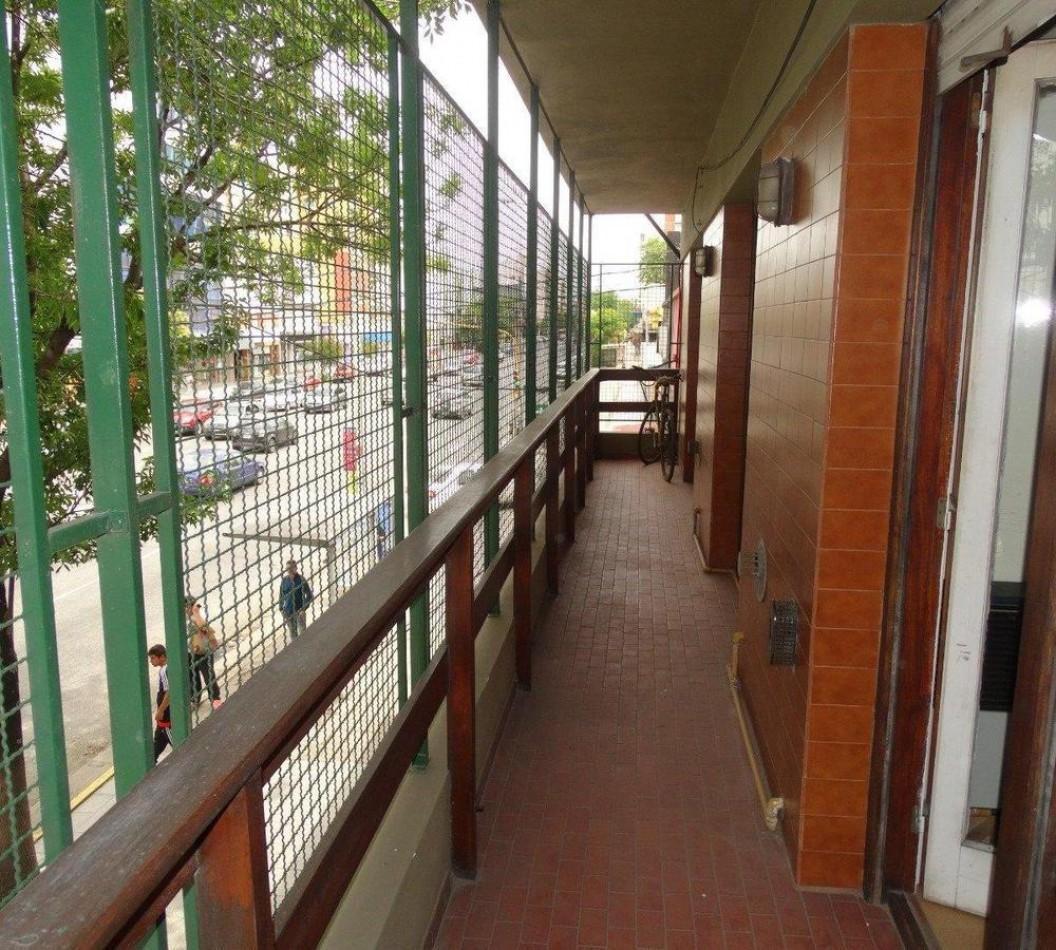 Foto de DEPARTAMENTO 3 AMBIENTES A LA CALLE BALCON Y PATIO, imagen 4