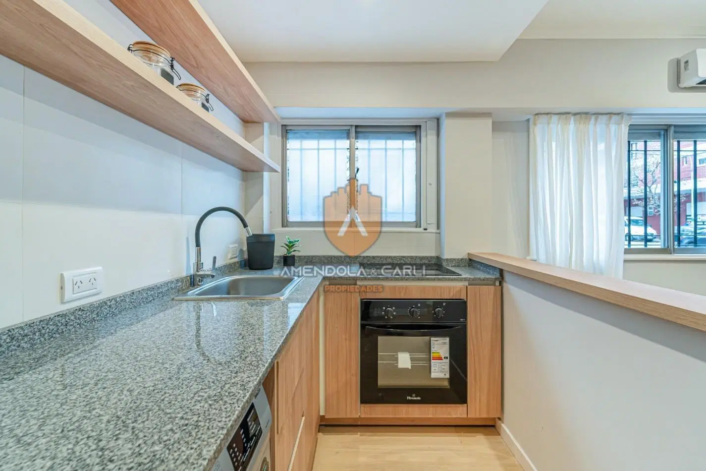 Departamento 2 amb en PB a la calle 3