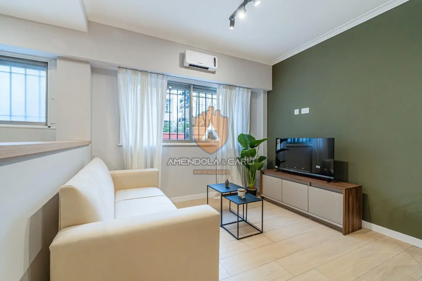 Departamento 2 amb en PB a la calle 5