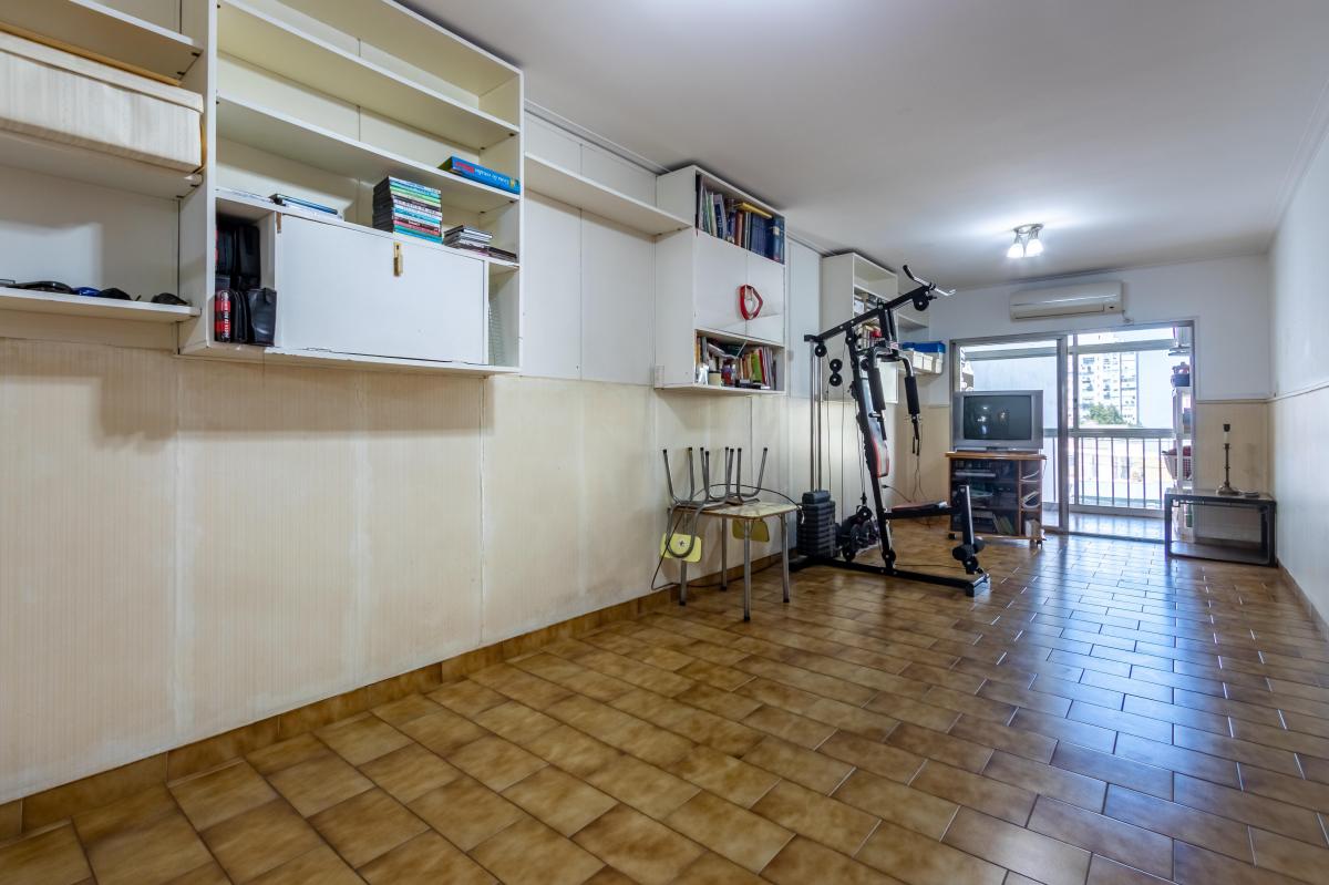 Venta Piso Exclusivo con Cochera. Buenos Aires y Córdoba. 4 Dorm. 5