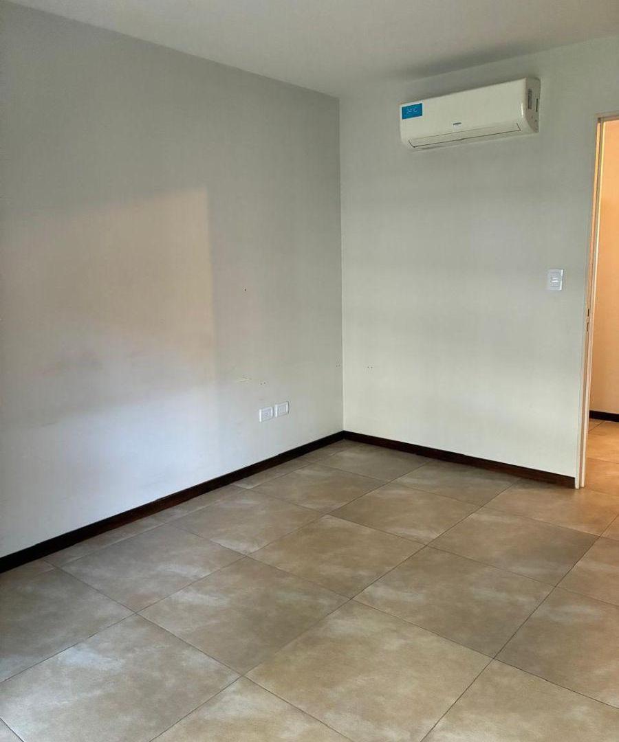 Foto de DUPLEX FUNDAR EDIFICIO SILENE 2. DOS DORMITORIOS, ESCRITORIO, PATIO Y, imagen 2