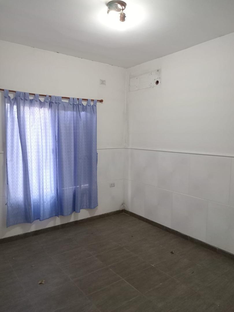 Casa de Tres Ambientes a La Venta en Jose C Paz 4