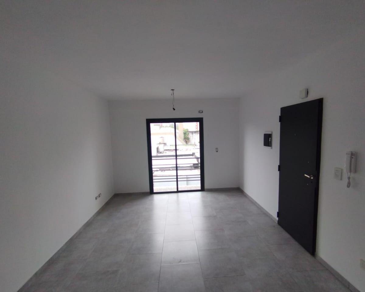 Departamento 2 Ambientes. | Irigoin Esquina Delia 4