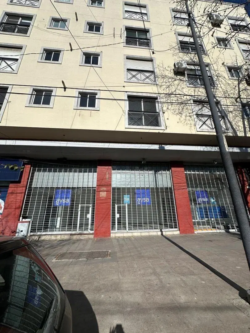 Local . | Italia al 1100 1